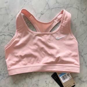Women’s NIKE sports bra NWT size M